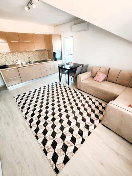 Apartament cu 3 camere semidecomandat în Calea Turzii