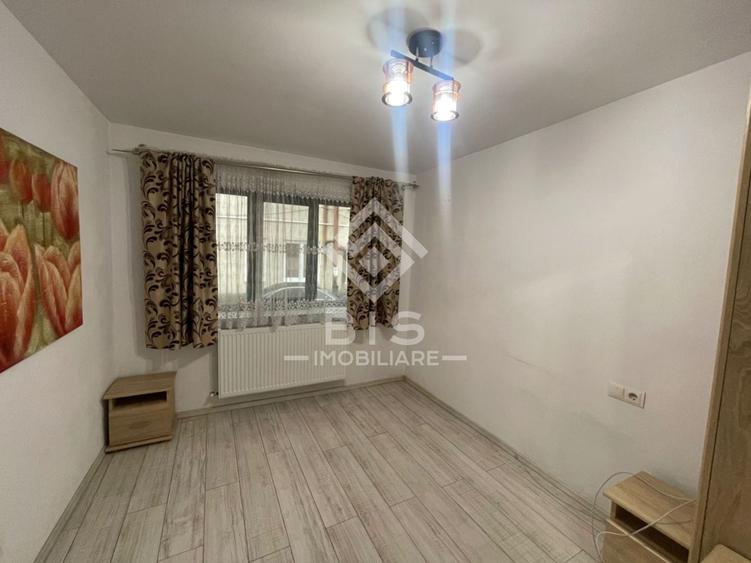 Apartament cu 5 camere decomandat în Calea Moldovei