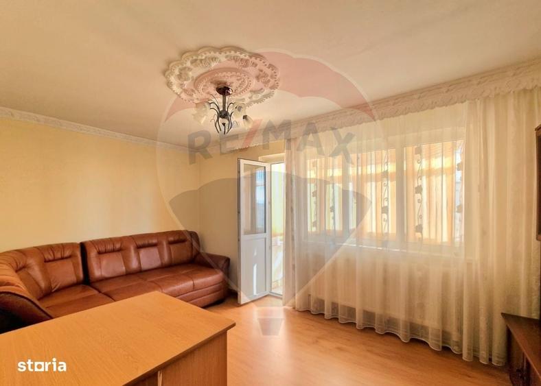 Apartament cu 3 camere decomandat în Central