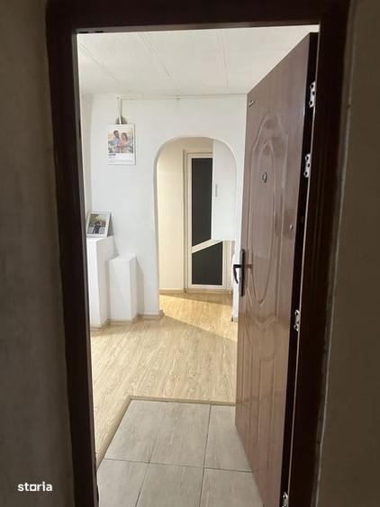 Inchiriez apartament zona lisimed - 1