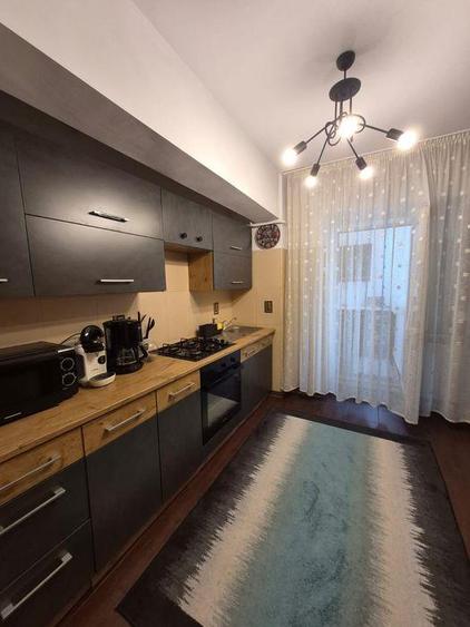 Apartament cu 4 camere decomandat în Nicolina