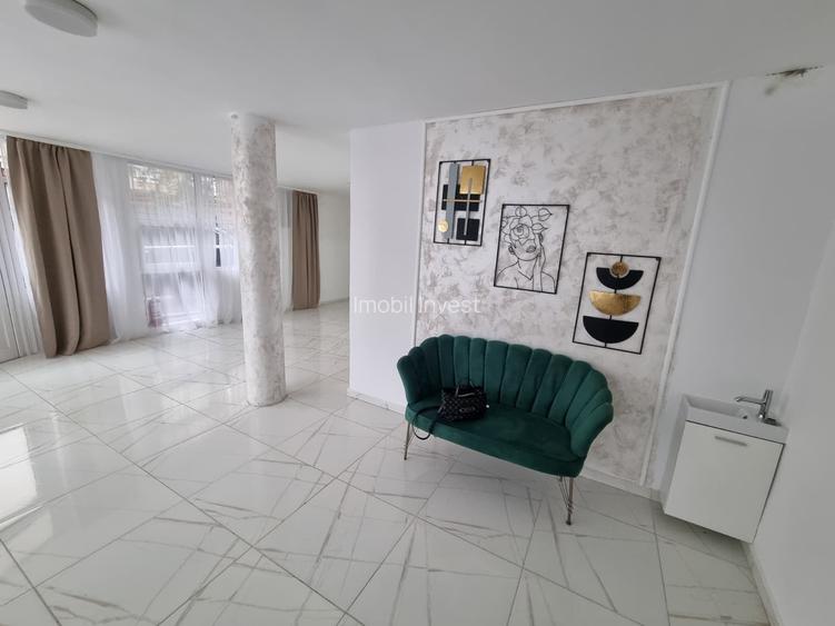 Spatiu comercial la strada, Cetate, 97 mp, 450 Euro