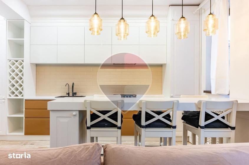 Apartament cu 3 camere semidecomandat în Central