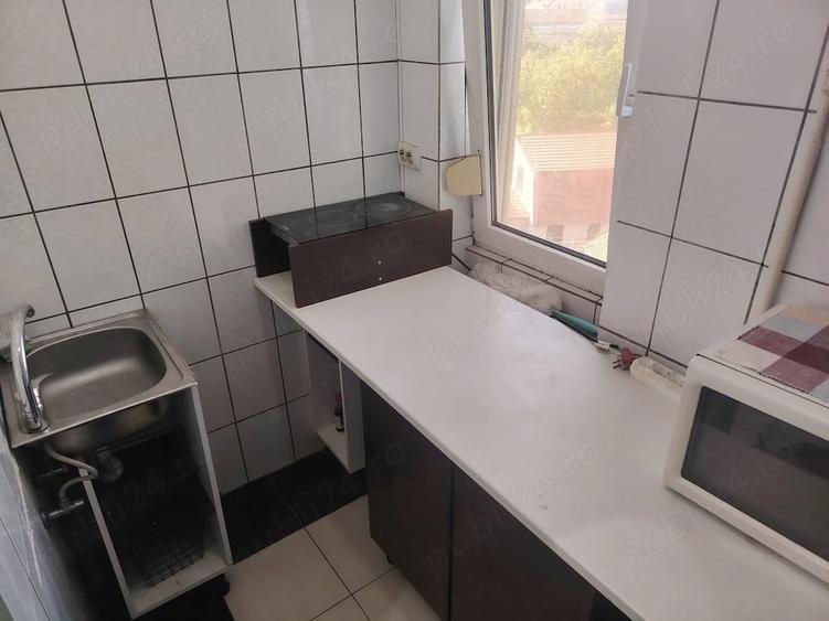 Garsonieră decomandată în Central
