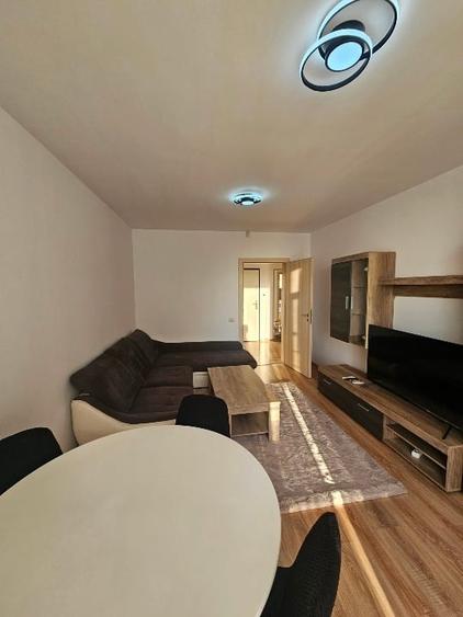 Apartament cu 2 camere decomandat, mobilat în Central