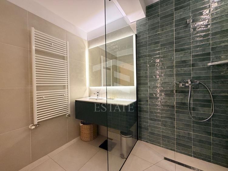 Apartament cu 3 camere decomandat, mobilat în Crișan