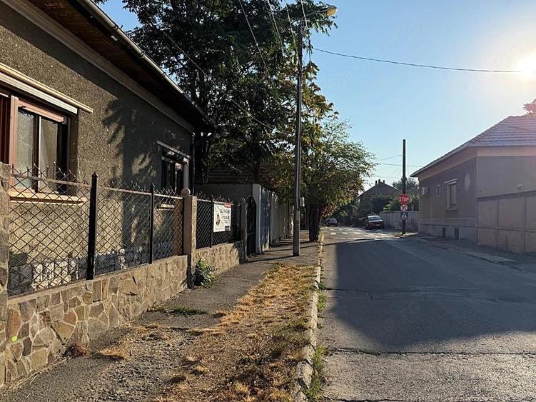 Casă cu 3 camere cu Teren 385 Mp în Ultracentral