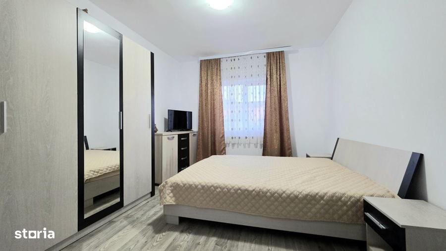 Casă cu 4 camere decomandat în Central