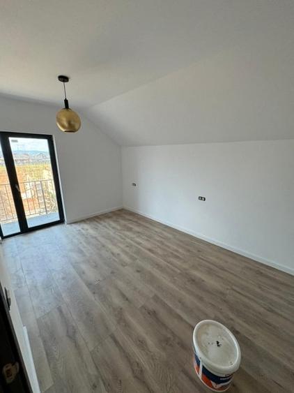 Casă individuală cu 4 camere cu Teren 300 Mp în Astra