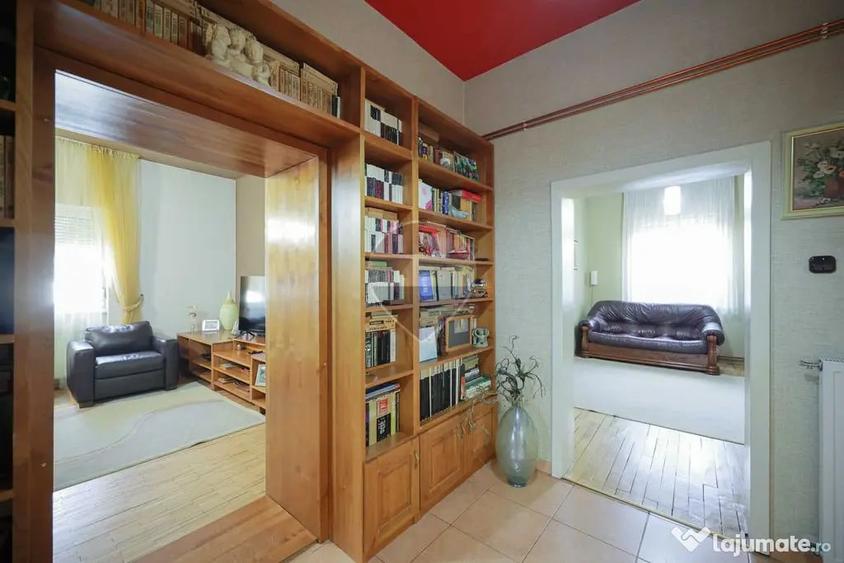 Casă cu 5 camere cu Teren 554 Mp în Central