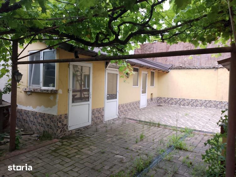 Casă cu 4 camere cu Teren 283 Mp în Independenței