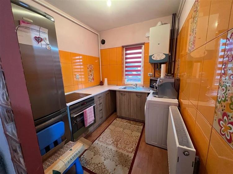 Apartament cu 3 camere decomandat, mobilat în Sângeorgiu de Mureș
