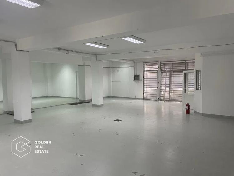 Spațiu comercial, de 215 mp, în Freidorf