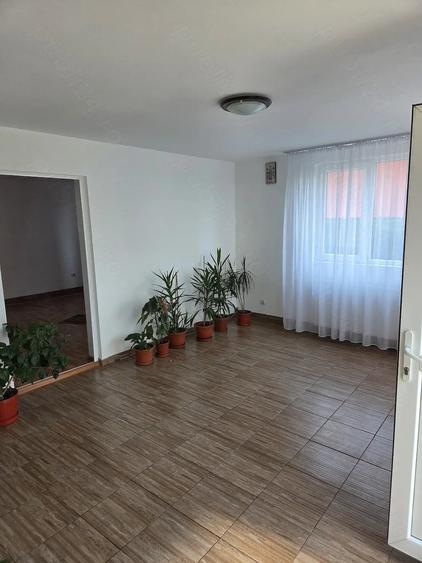 Casă cu 1 camere cu Teren 176 Mp în Central