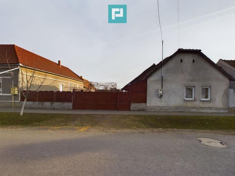 Casă cu 5 camere cu Teren 1680 Mp în Central
