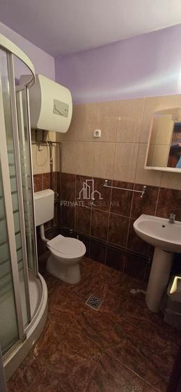 Casă individuală cu 5 camere cu Canalizare în Central