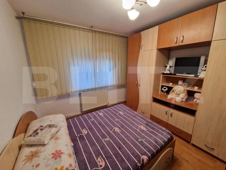 Apartament cu 3 camere decomandat, mobilat în Ampoi 2