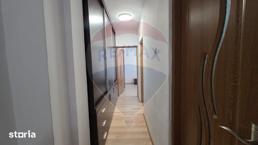 Apartament cu 3 camere în Vitrometan