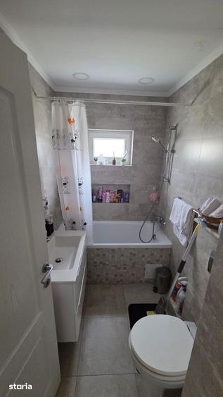 Apartament cu 3 camere în Micro 16