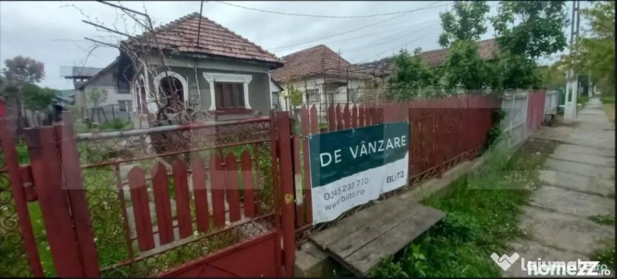 Casă cu 2 camere cu Teren 2315 Mp în Central