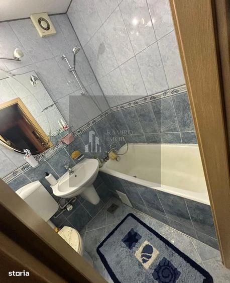 Apartament cu 4 camere decomandat în Titan
