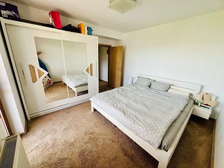 Apartament cu 3 camere decomandat, mobilat în Exterior Sud