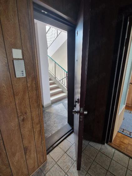 Apartament cu 3 camere semidecomandat în Dacia