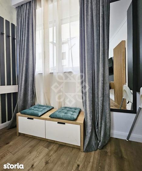 Apartament cu 3 camere semidecomandat în Orașul Nou