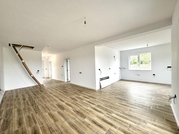 Duplex cu 3 camere cu Canalizare în Beregsău Mare