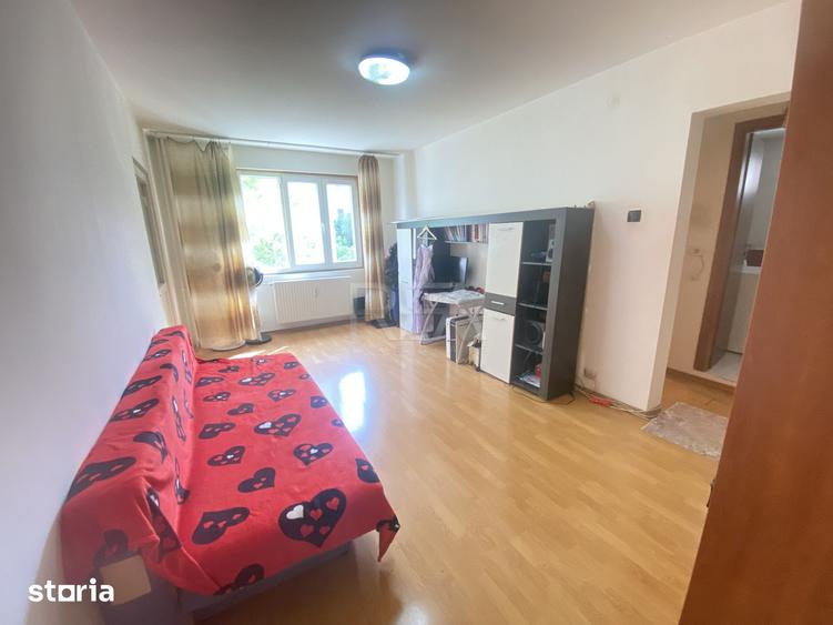 Apartament cu 4 camere semidecomandat, mobilat în Rahova
