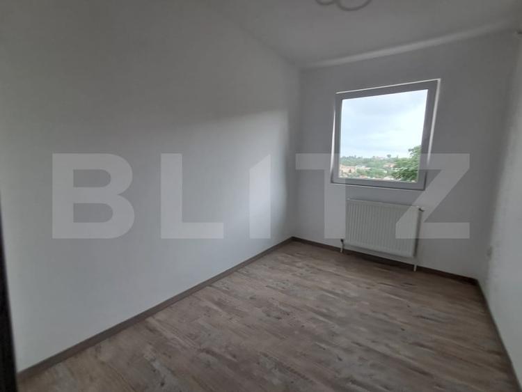 Apartament cu 3 camere decomandat în Dâmbu Pietros