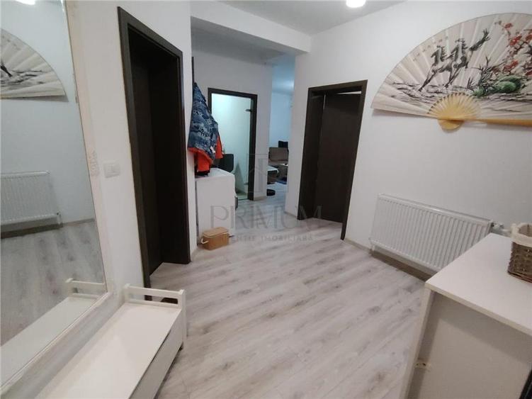 Apartament cu 3 camere semidecomandat, mobilat în Braytim