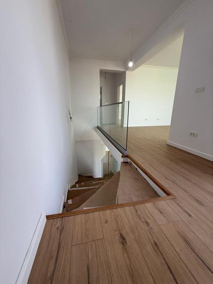 Duplex cu 5 camere cu Teren 60 Mp în Exterior Nord