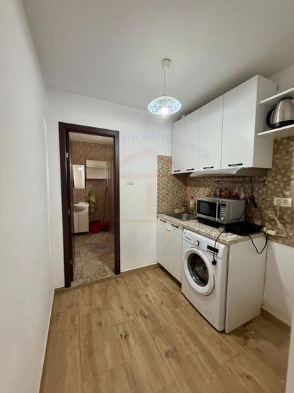 Casă cu 3 camere cu Canalizare în Micro 17