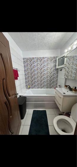 Apartament cu 2 camere decomandat în Eroii Revoluției