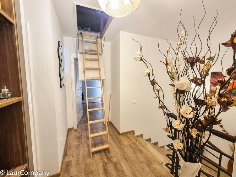 Duplex cu 4 camere cu Canalizare în Trivale