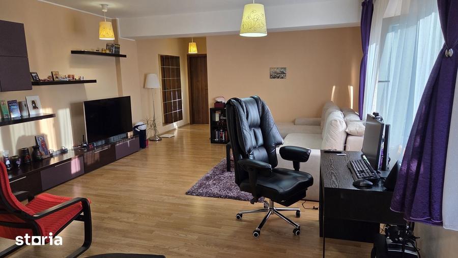 Apartament cu 2 camere semidecomandat în Industriilor