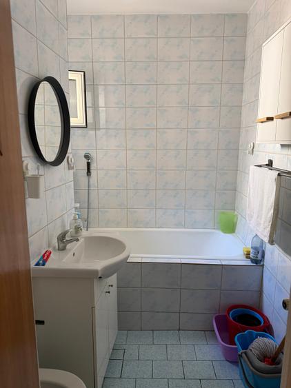 Apartament cu 3 camere decomandat în Drumul Taberei