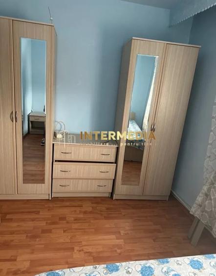 Apartament cu 2 camere semidecomandat în Cetate
