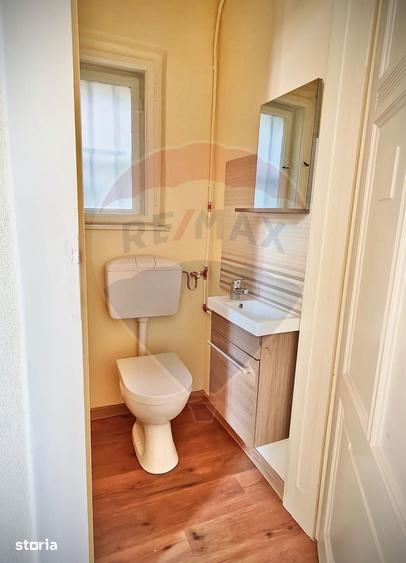 Casă cu 5 camere cu Teren 932 Mp în Ultracentral