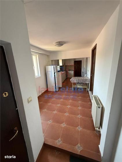 Apartament cu 3 camere decomandat în Târgu Cucu