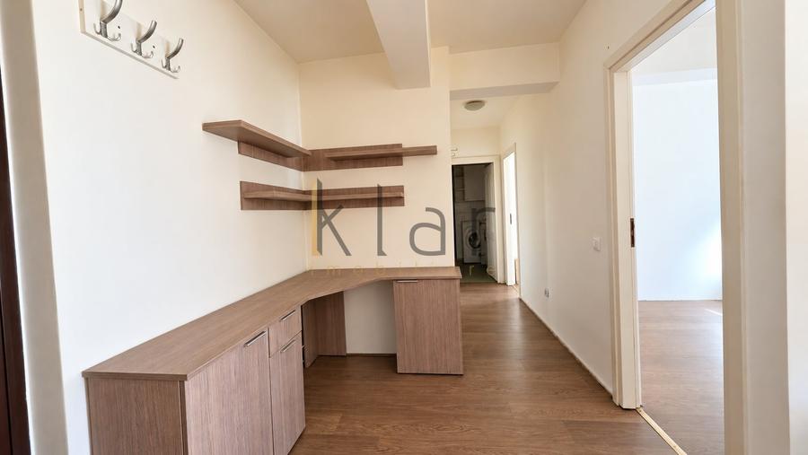 Apartament cu 3 camere semidecomandat, mobilat în Florești