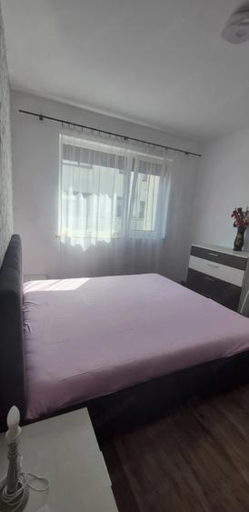 Apartament cu 3 camere decomandat în Dumbrăvița