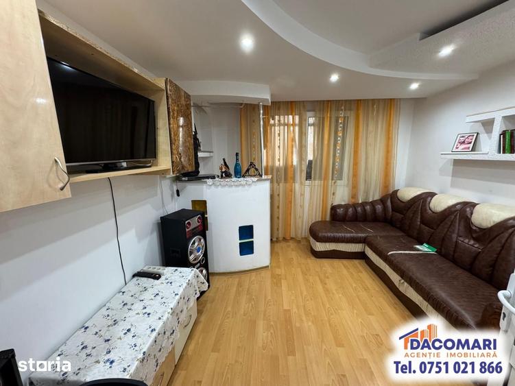 Apartament cu 2 camere decomandat în Micro 40