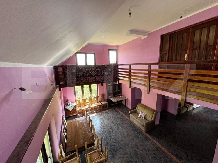 Casă individuală cu 6 camere cu Canalizare în Plopeni