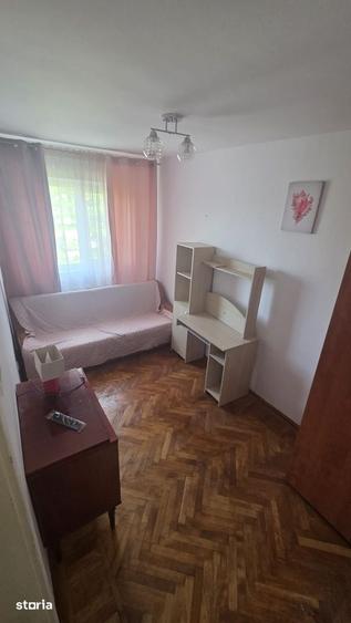Apartament 3 camere, balcon, etaj 4, Targovi?te - 2