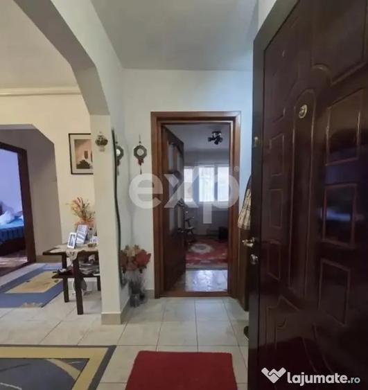 Apartament cu 3 camere decomandat în Tomis Nord