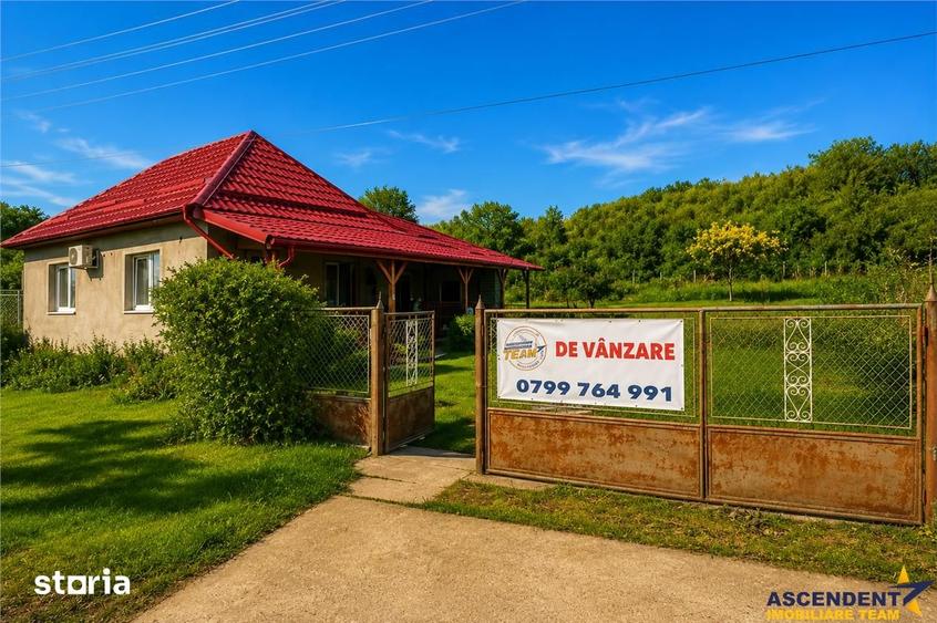 Casă cu 3 camere cu Teren 2700 Mp în Sânpaul