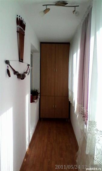 Apartament cu 3 camere decomandat în Pandurilor
