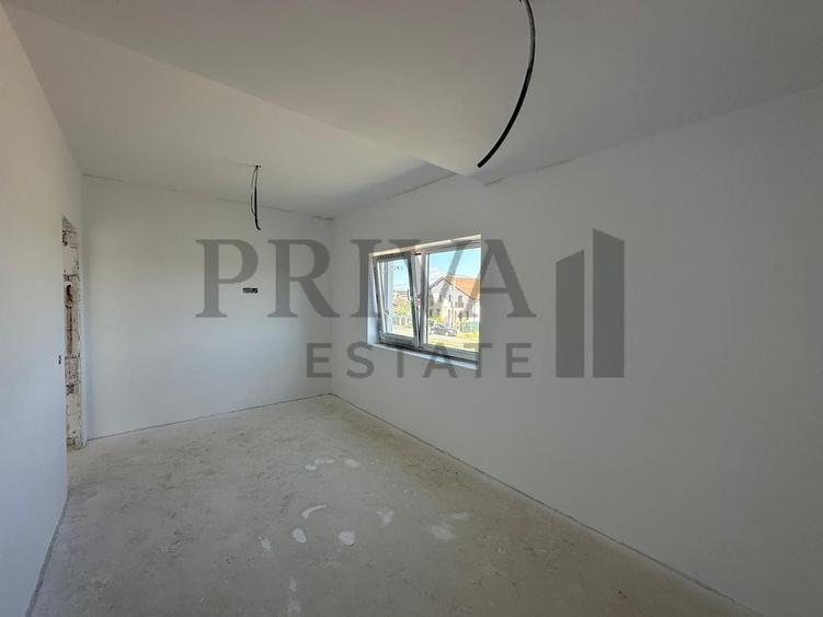 Duplex cu 4 camere cu Canalizare în Moșnița Nouă